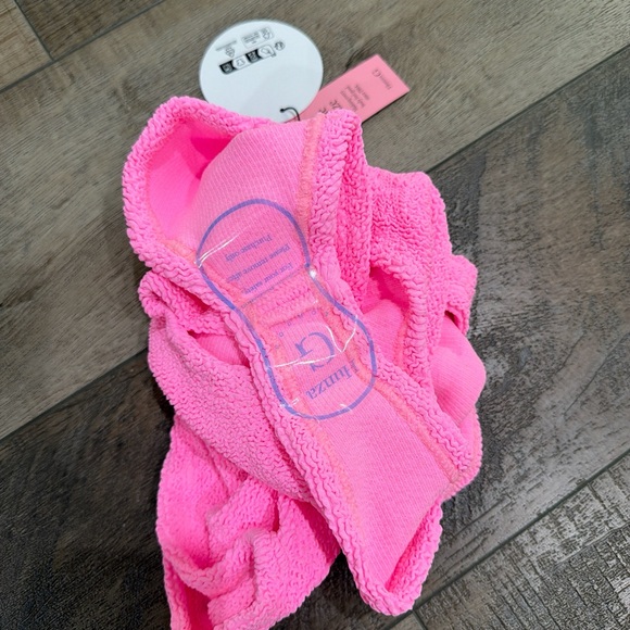 Hunza G square neck one piece swimsuit in bubblegum - Picture 6 of 6